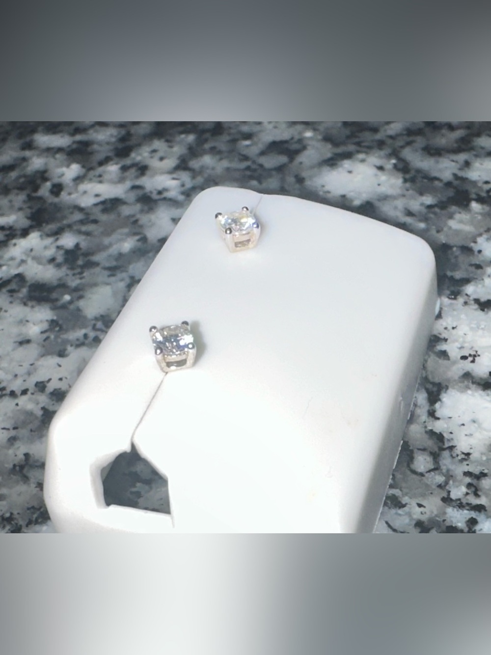 NWT 0.25CTW Moissanite Stud Earrings - 925 Silver - Picture 3 of 4